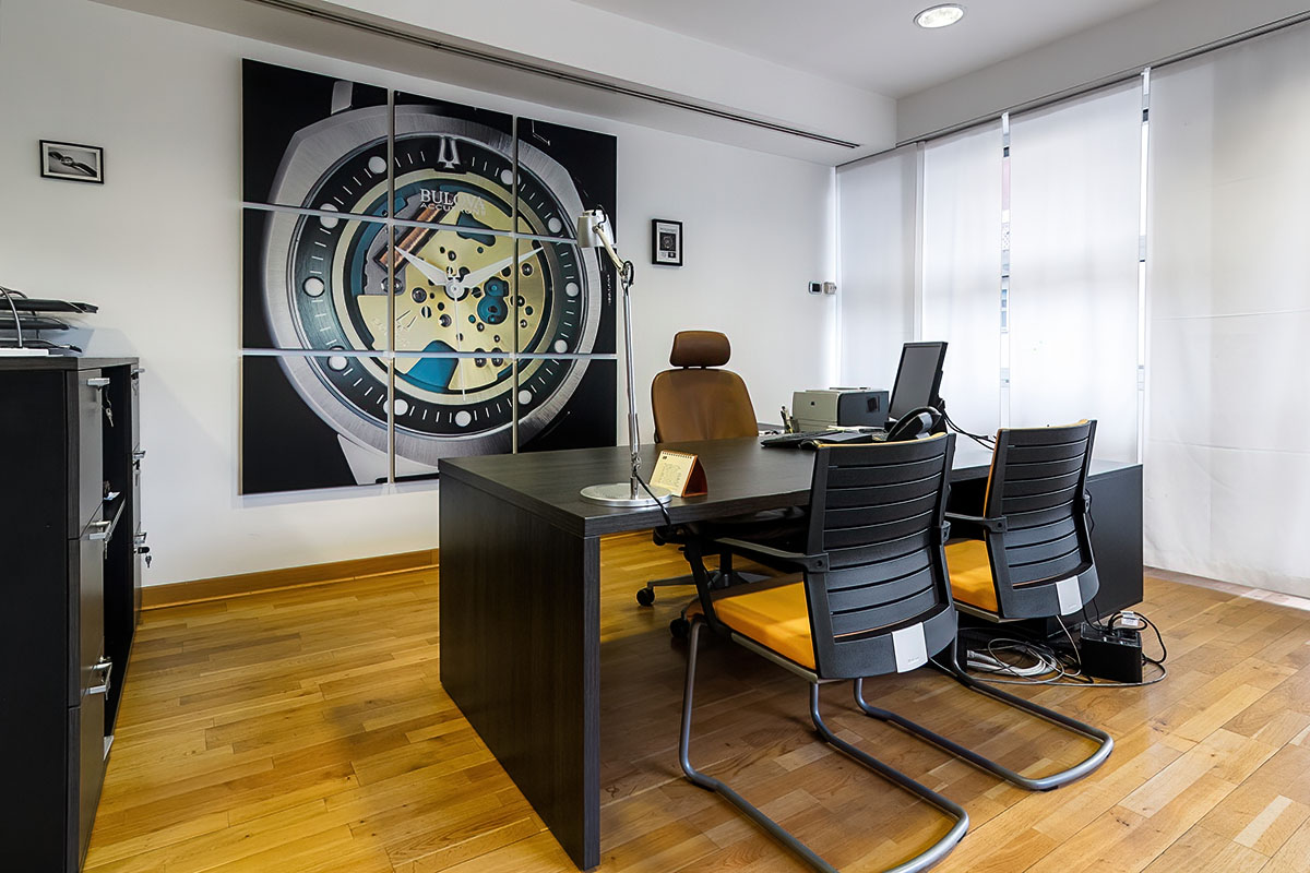 large-format-printing-watch-office-product-photographer-Milan-Italy-Caldibizphoto Stampa a grande formato orologio. Foto scattata dal fotografo di prodotto Caldibizphoto